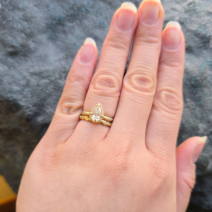 Pear-Shaped Diamond & Yellow Gold Ring - "Lotus Allure"