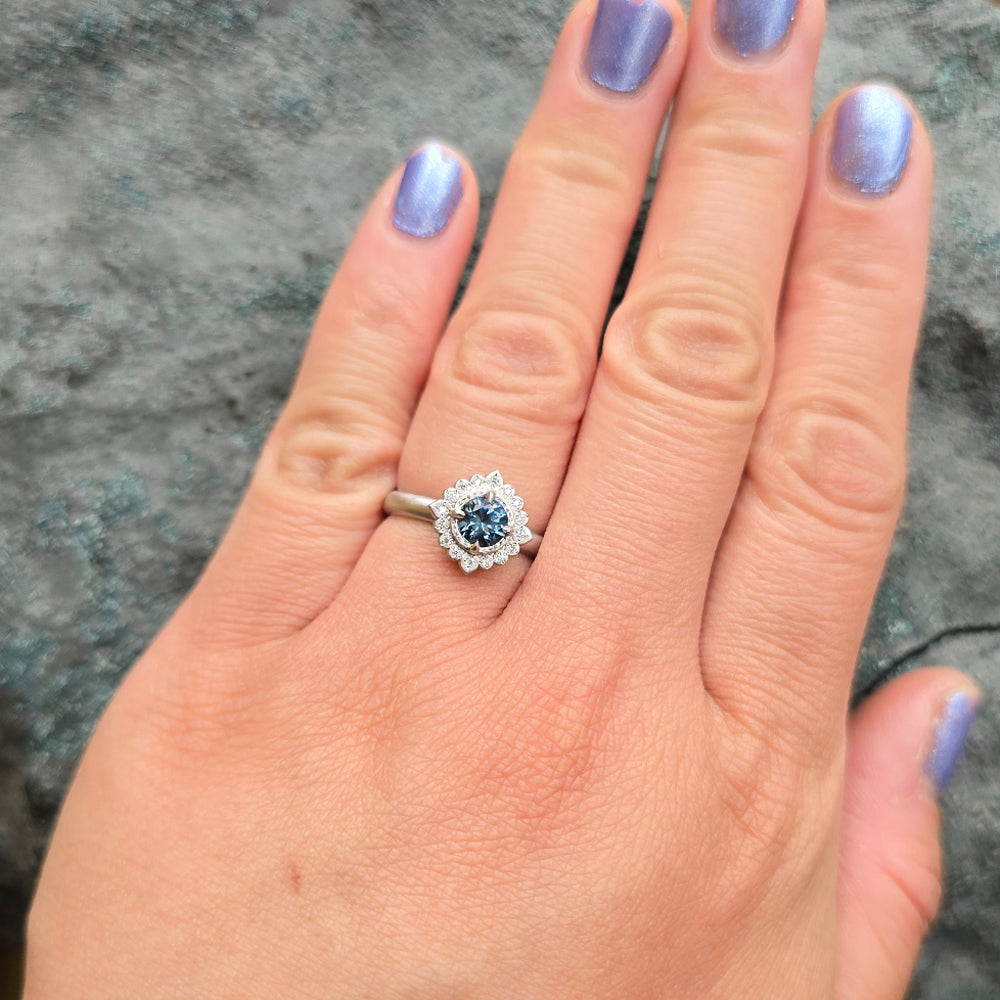Montana Sapphire Platinum Ring "Flame"