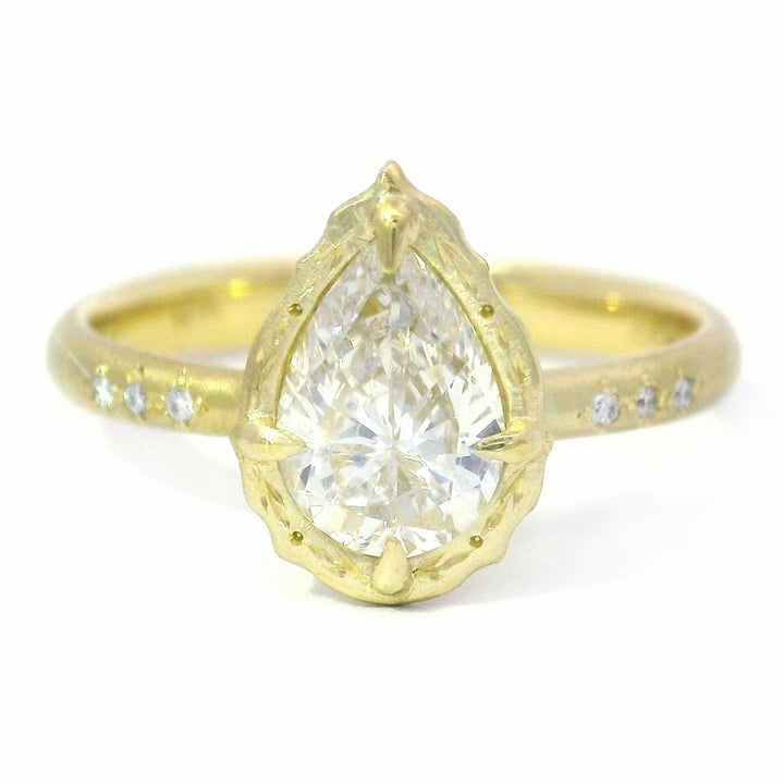 Pear-Shaped Diamond & Yellow Gold Ring - "Lotus Allure"
