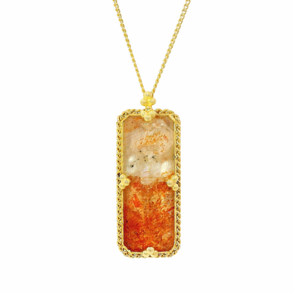 Heat Haze sunstone necklace by Amáli in 18K yellow gold