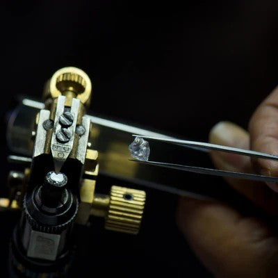 DIAMOND & GEMSTONE<br>RECUTTING