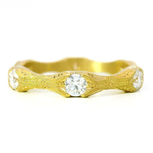 Diamond Wedding Band in 18K Yellow Gold - "Nectere"