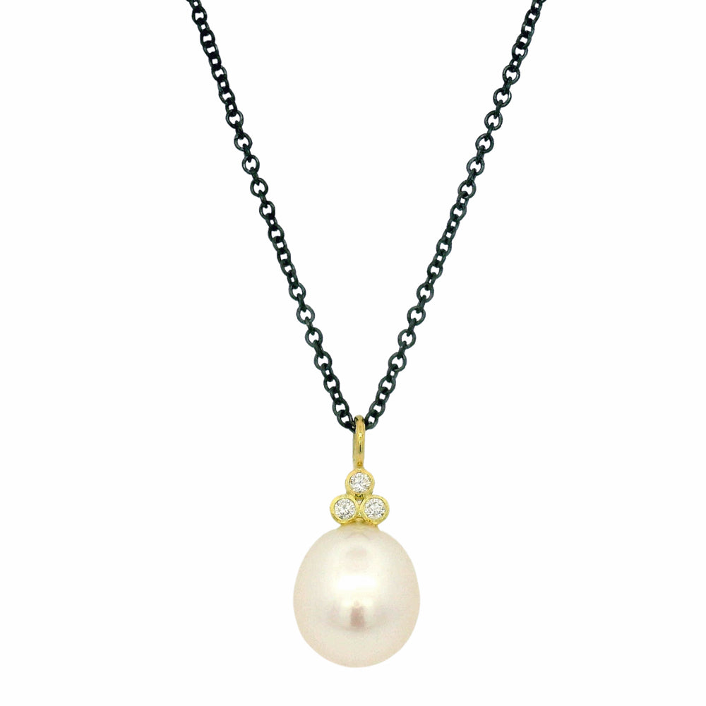 Pearl and diamond drop necklace in 18K gold and oxidized sterling silver